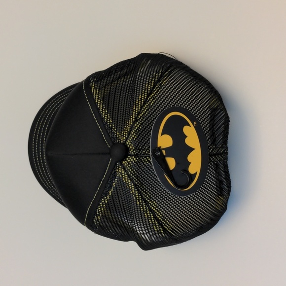 NWT SWAG Batman DC Comics Trucker Hat Adjustable Black Yellow - Picture 4 of 8